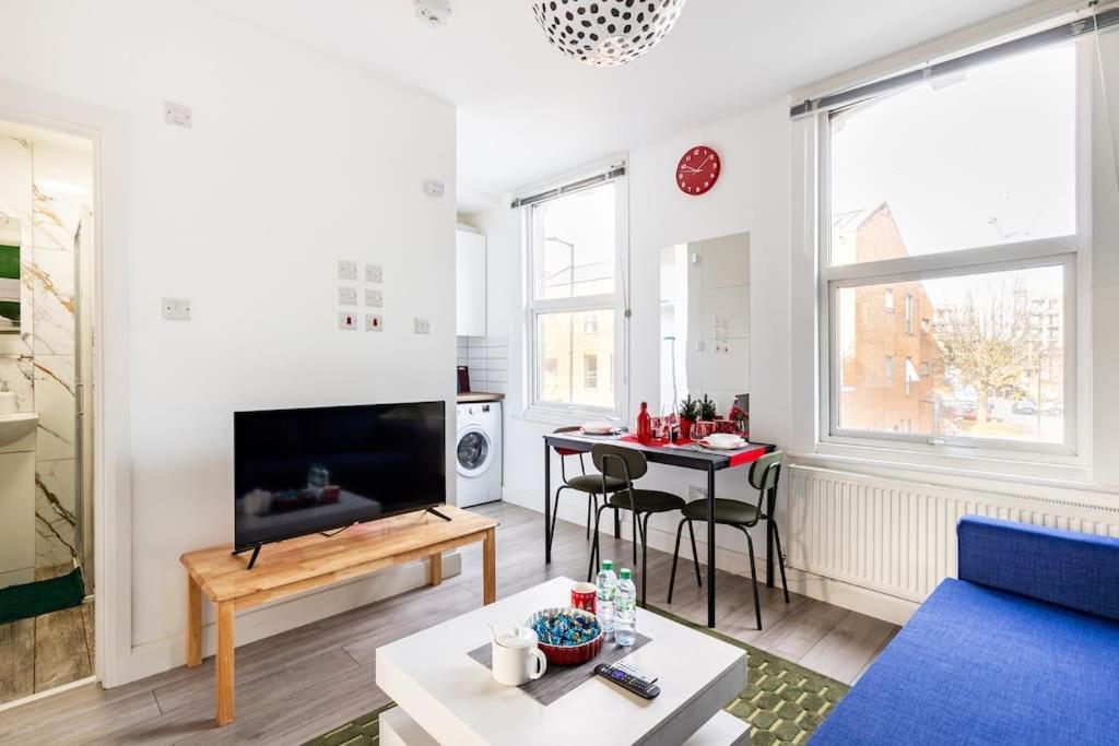 Parkside Stay North London - Victoria Line Экстерьер фото